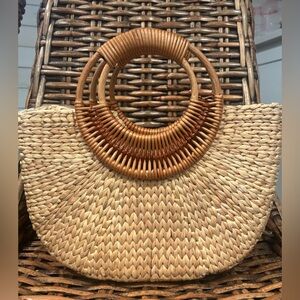 Natural Woven Handbag with Circular Handles- great condition!